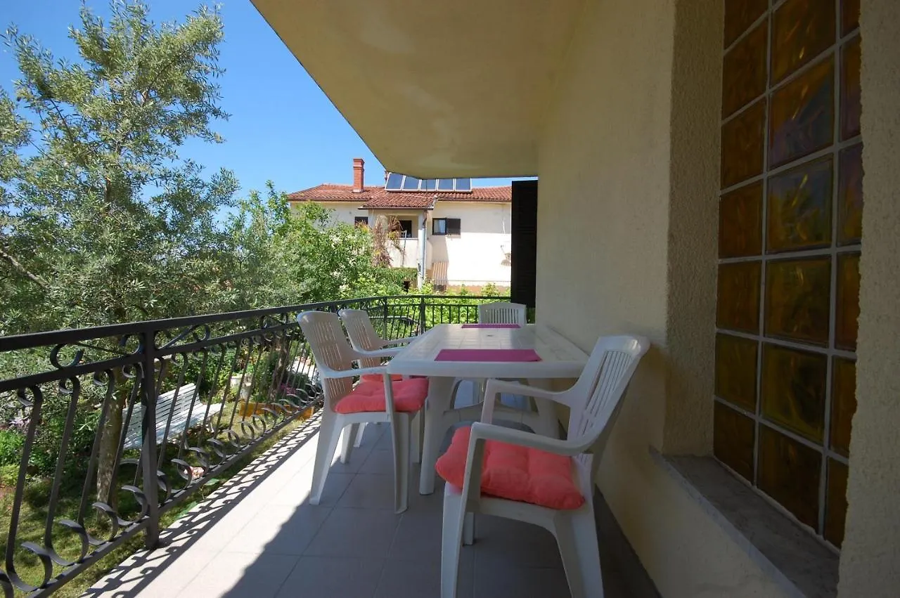 Apartments Pero Malinska