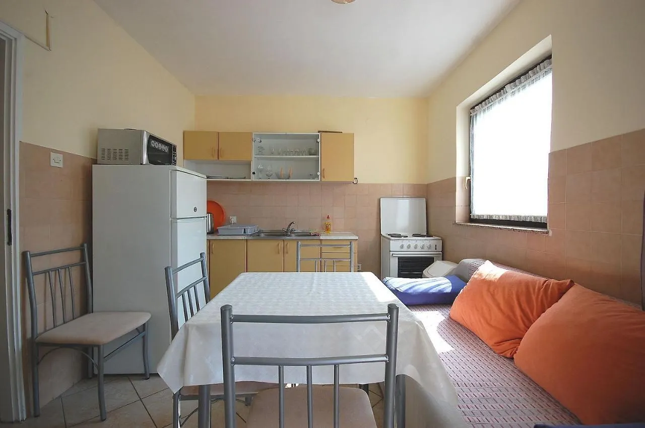Apartments Pero Malinska