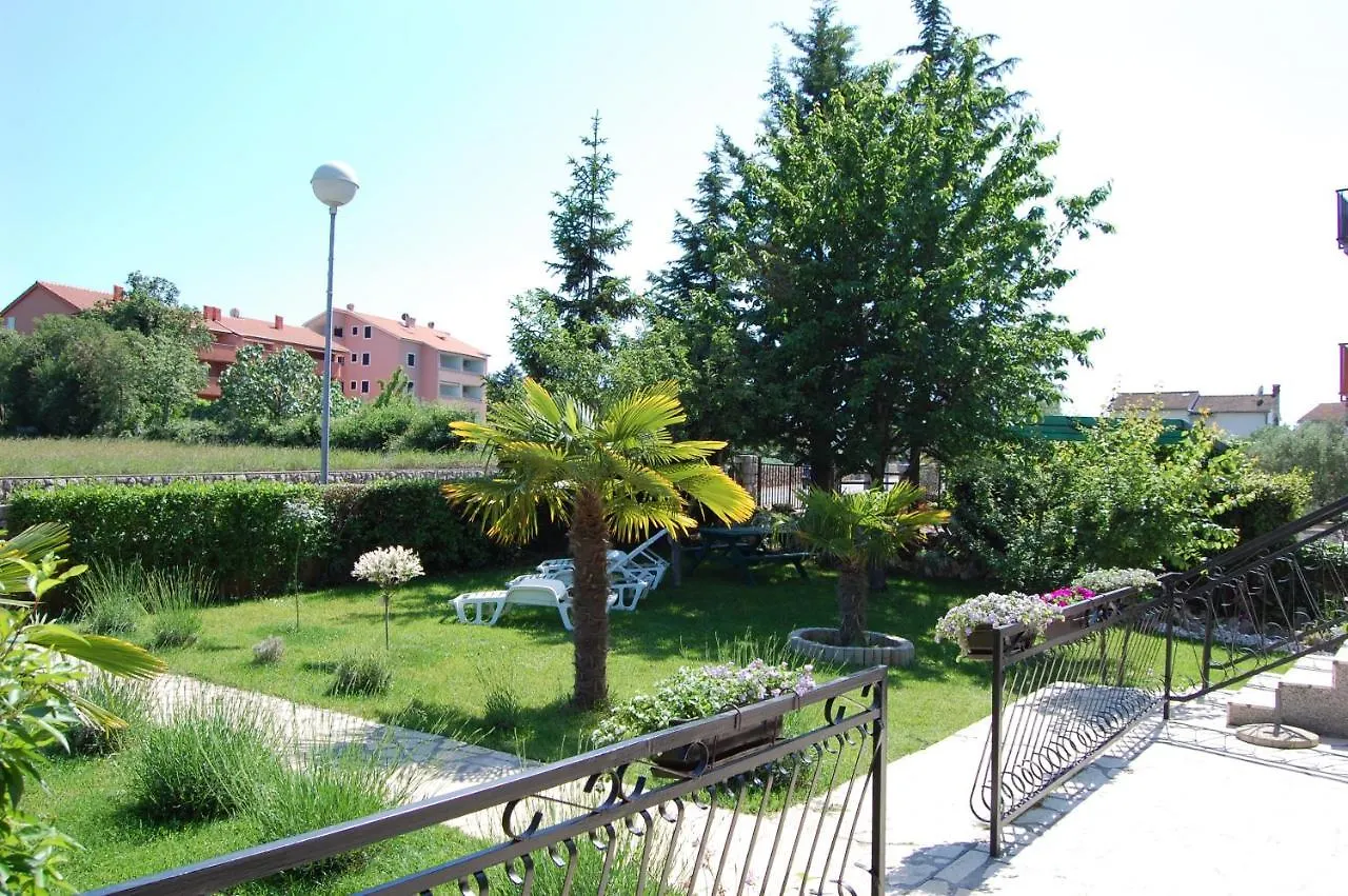 Apartments Pero Malinska