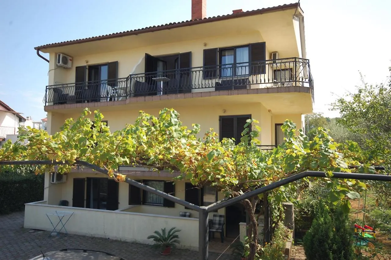 Apartments Pero Malinska