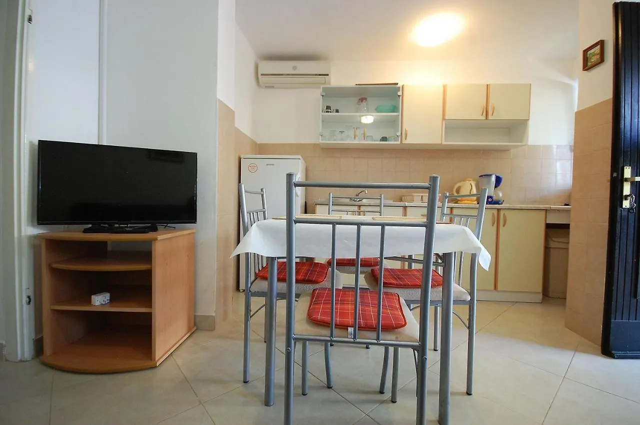 Apartments Pero Malinska